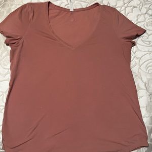 Size 8 Lululemon tee